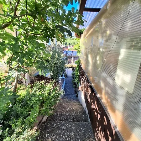 3 Bedroom Im Haus Frey, Parkplatz, Auch Einzelbetten Leinsweiler